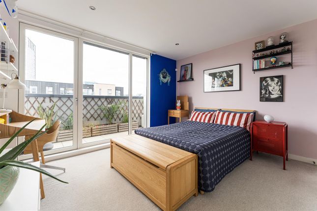 Hargreaves Court, Bromley By Bow photo 4