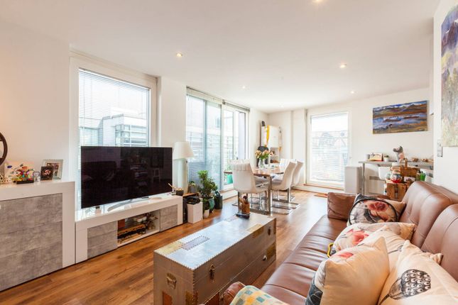 Flat for sale in Brewery Square, Clerkenwell, London