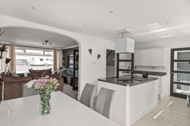 21 Woodside Road, Tullibody, Clackmannanshire photo 4