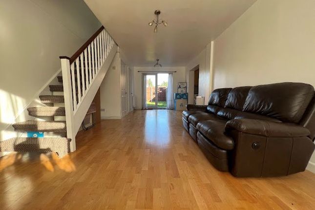 7, Adelaide Close, Slough photo 4