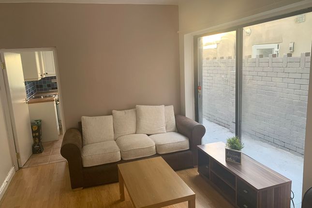 Room to rent in Lisvane Street, Cardiff
