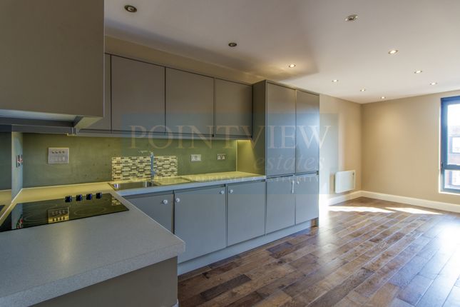 Flat 2 Roth House 125-127, High Street, Brentwood photo 5