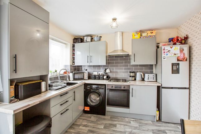 31, Moins Close, Halifax photo 4