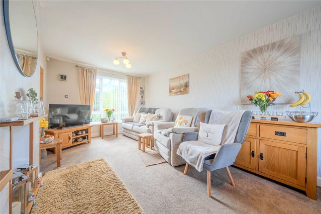 92, Calverley Lane, West Yorkshire photo 4