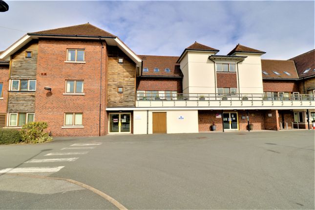 1-bed flat on Barton Mews Short Lane, Burton-on-Trent, £1,200/mo
