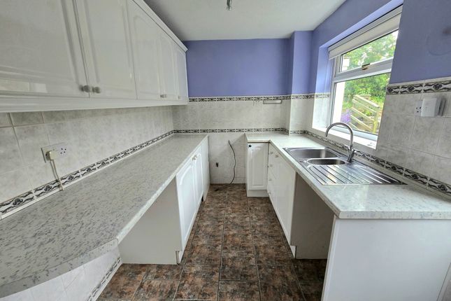 17 Cae Ffynnon, Bridgend photo 2
