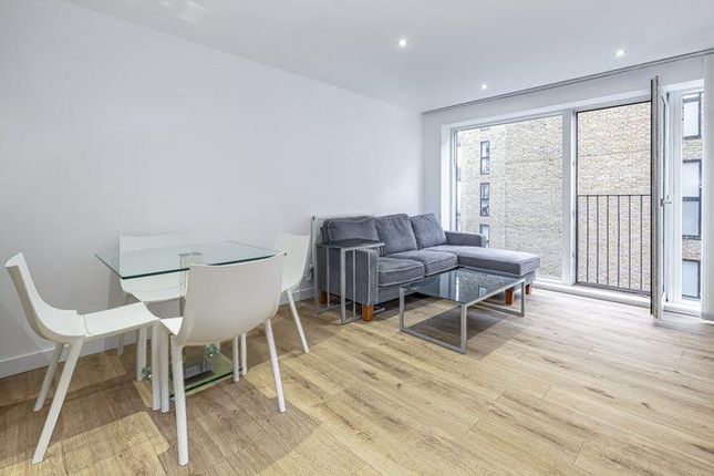 Flat to rent in Augustine House, Lewisham