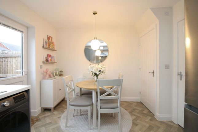 20, Portland Close, Thornton-Cleveleys photo 3