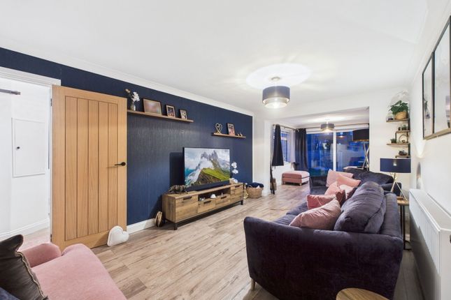 8, St. Andrews Close, Margate photo 3
