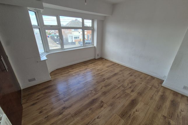 13, Roseway, Leicester photo 2