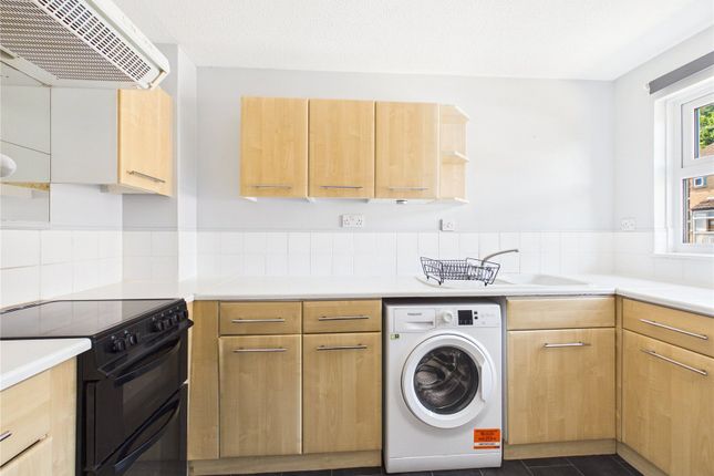 18, Gilroy Close, Bristol photo 3
