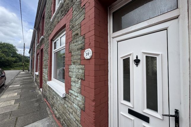 10, Hearts Of Oak Cottages, Maesteg photo 3