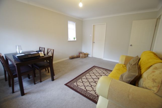 26 Westwinn View, Whinmoor, Leeds photo 3