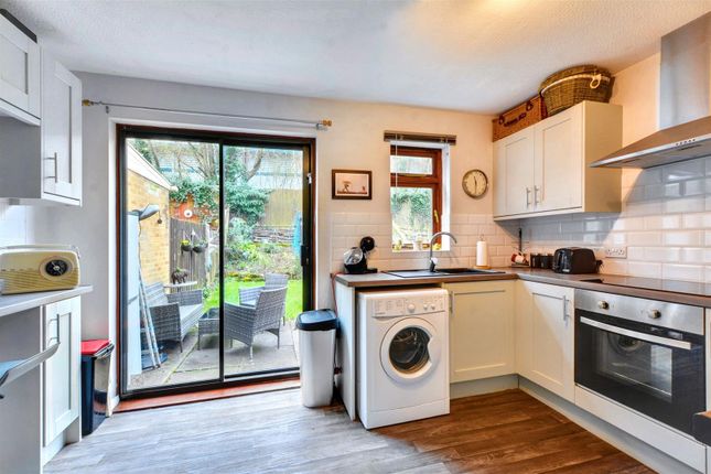 29, Donbas Close, Nottingham photo 4