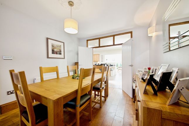 31, Orchard Road, Enfield photo 4