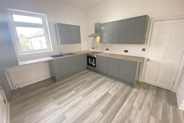 Thumbnail Flat to rent in Caerleon Road, Newport, Gwent