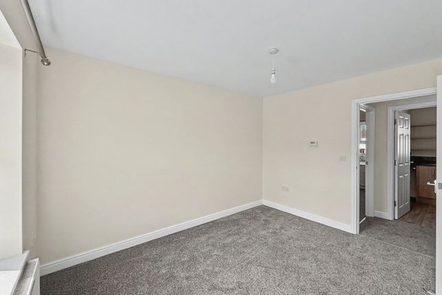 5, Summer Road, Lowestoft photo 3
