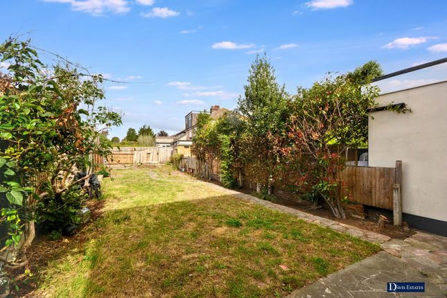 68 Kenilworth Gardens, Hornchurch photo 4