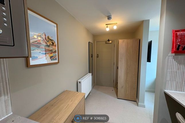Room   Rawdon Road, Maidstone photo 5