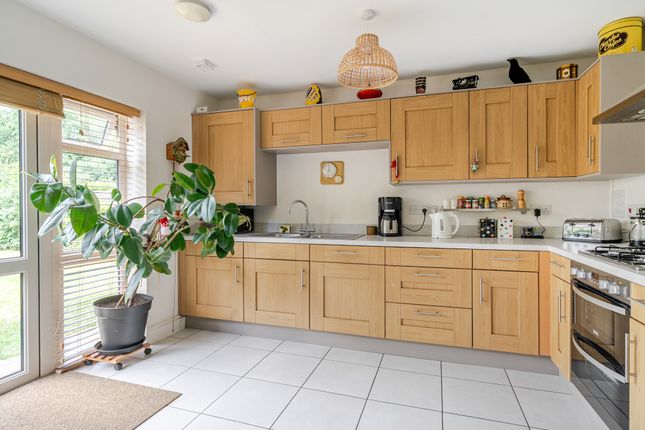 9, Oakhurst Drive, Four Marks photo 4