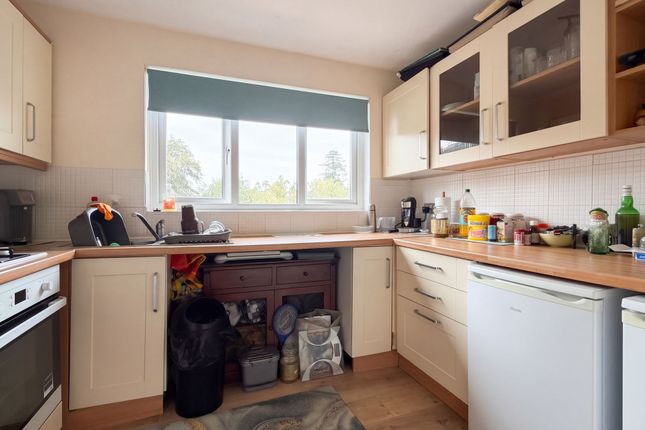 63 Kensington Fields, Southampton photo 3