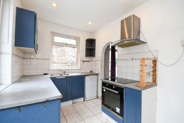 2 Barr Hill Avenue, Salford photo 4