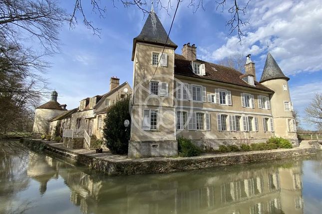 Property for sale in Bar-Sur-Seine, 10260, France, Champagne-Ardenne, Bar-Sur-Seine, 10260, France
