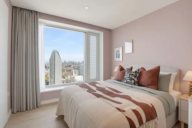 2408, Lumina House, Elephant & Castle, SE1, London photo 5