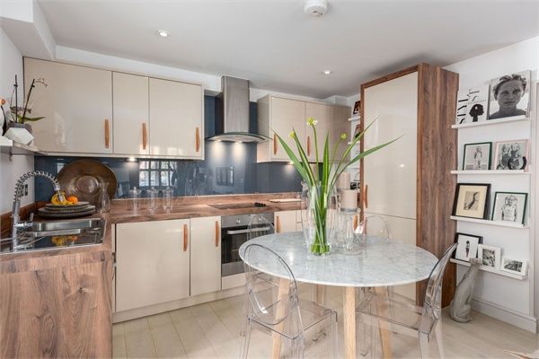 31, Radnor Road, Weybridge photo 2
