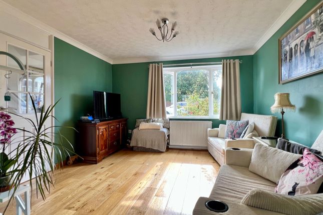 23 Broughton Close, Taunton photo 2