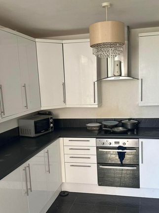 207, London Road, Crawley photo 3