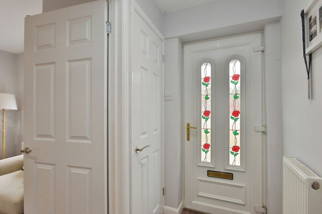 21, Hale Avenue, Milton Keynes photo 2