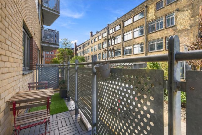 Flat 44, Oakleigh Court,, Murray Grove, London photo 4
