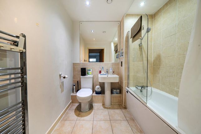 Douglas Close, Stanmore photo 4