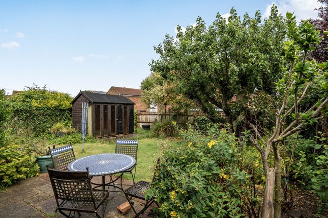 11 Sunningdale Gardens, Bognor Regis photo 4