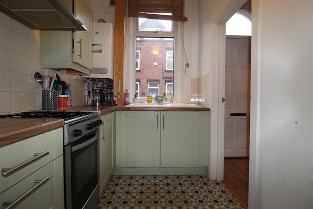 6, Glebe Avenue, Leeds photo 4
