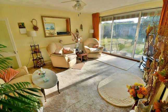 19, Glenmoor Road, Ferndown photo 2