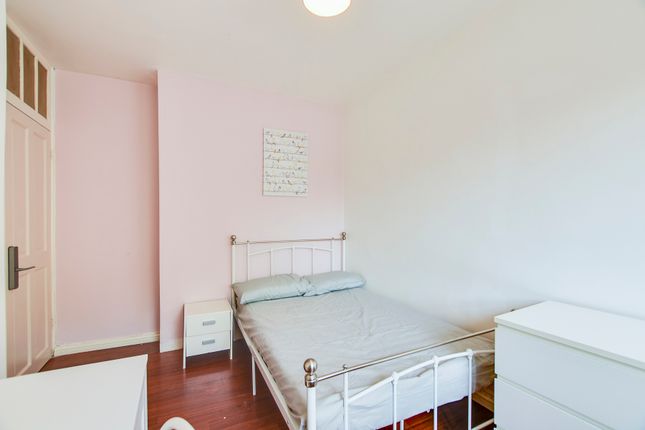 Flat 17, Jacobson House, Jacobson House, Old Castle Street, London, Greater London, E1, London photo 4