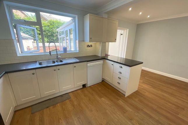69 Throxenby Lane, Scarborough photo 3