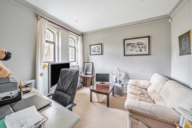Flat for sale in Wood Lane, Stanmore, Greater London