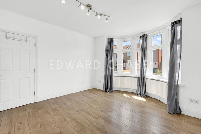 213, Salisbury Avenue, Barking photo 4
