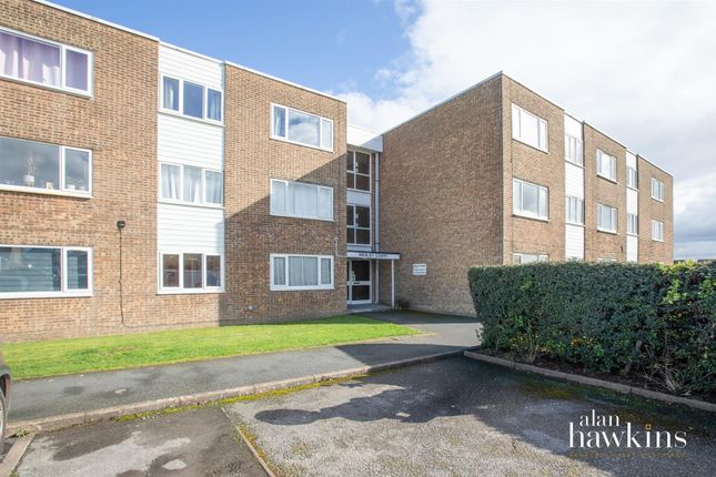 1-bed flat on 27, Wesley Court, Royal Wootton Bassett, £105,000