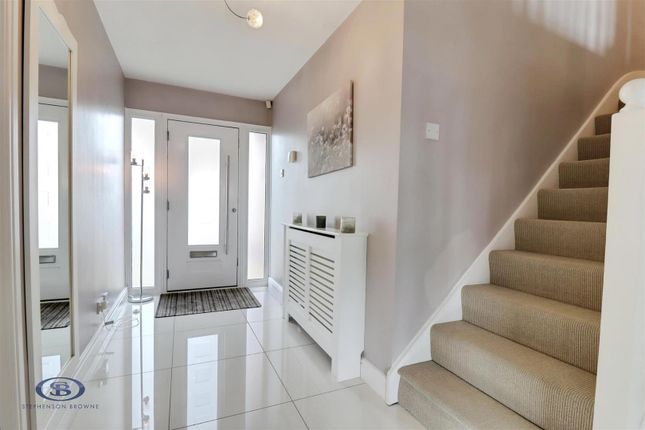 4, Blenheim Park, Sandbach photo 4