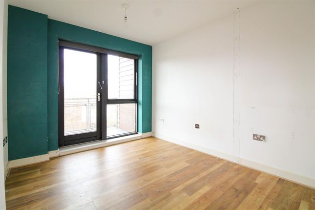 Flat for sale in Woodmill Road, London