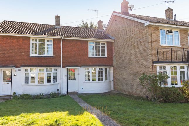 57 Lyndhurst Close, Crawley photo 2