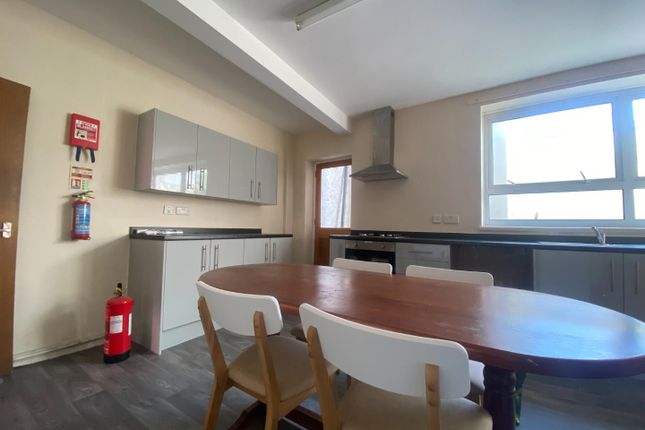 4 Bed Student Property For Rent