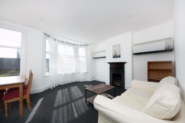 FFF, 166 Whitestile Road, Brentford photo 2