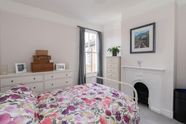 Flat for sale in Clive Road, West Dulwich, London