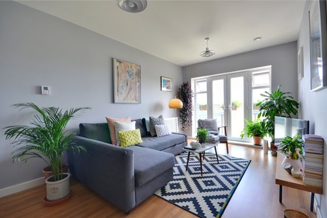 Flat 32 Clovelly Court, 10, Wintergreen Boulevard, West Drayton photo 2