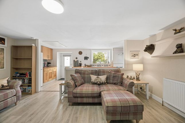 8, Holmes Farm Lane, Broxburn photo 3